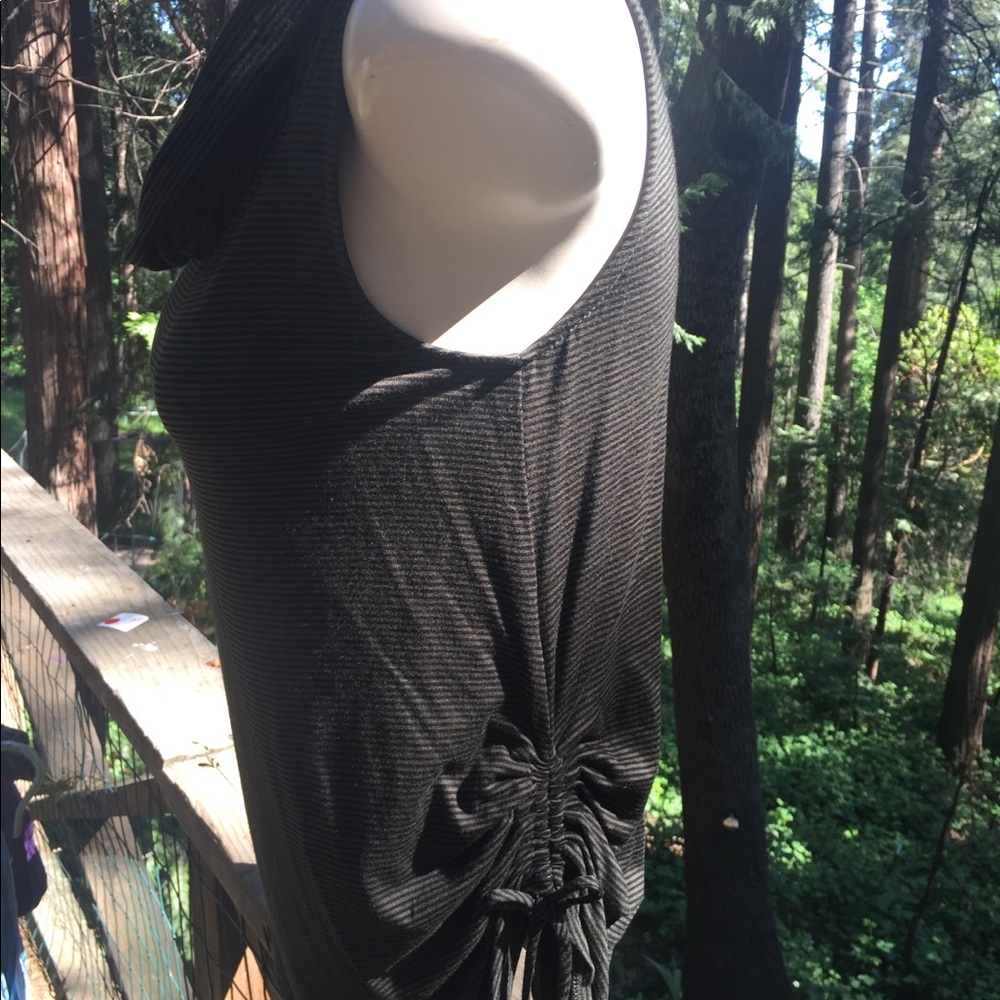 Micheal Farrell cowl neck sleeveless black T-shirt - Picture 4 of 9